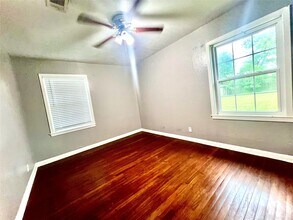 1925 14th Ave N in Texas City, TX - Building Photo - Building Photo