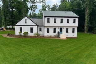 2461 Sheila Ln in Marietta, GA - Building Photo