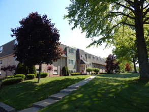 Hitchcock Apartments in Boardman, OH - Building Photo - Building Photo