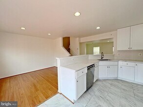 21816 Ryan Park Terrace in Ashburn, VA - Building Photo - Building Photo