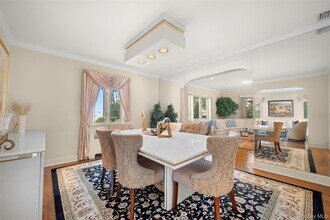 23 Parkside Dr in Great Neck, NY - Building Photo - Building Photo