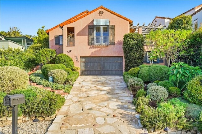 260 High Dr in Laguna Beach, CA - Building Photo - Building Photo