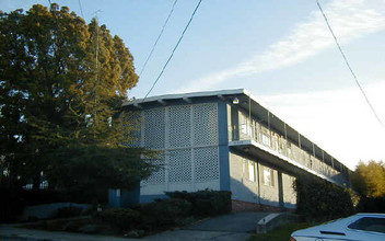 2547 E 29th St in Oakland, CA - Building Photo - Building Photo