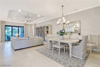 9412 Montelanico Loop in Naples, FL - Foto de edificio - Building Photo