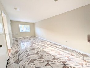 945 NE 33rd Terrace in Homestead, FL - Building Photo - Building Photo