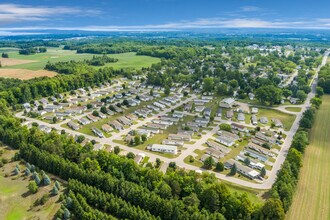 4652 Meadow Lane Dr in Traverse City, MI - Building Photo - Building Photo