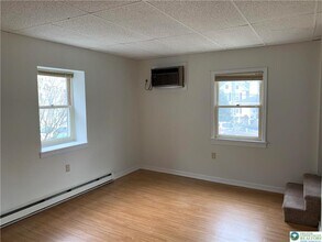 210 S Main St in Pen Argyl, PA - Building Photo - Building Photo