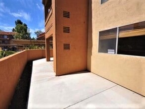 15353 Maturin Dr, Unit 120 in San Diego, CA - Building Photo - Building Photo
