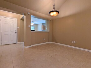 3815 Maple Dr in Conroe, TX - Foto de edificio - Building Photo