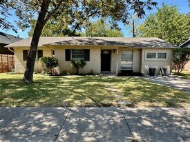 8302 Briarwood Ln in Austin, TX - Building Photo
