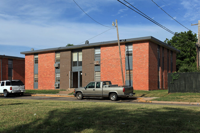 2301 NW 18th St in Oklahoma City, OK - Building Photo - Building Photo