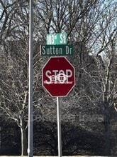 10151 Sutton Pl in Urbandale, IA - Building Photo - Building Photo