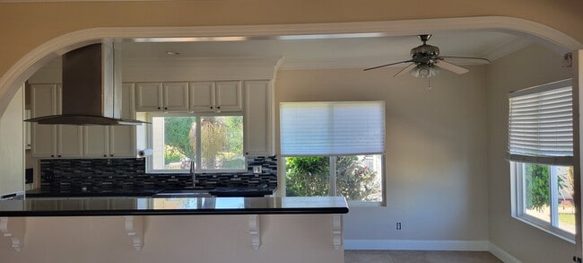2438 Gum Tree Ln in Fallbrook, CA - Building Photo - Building Photo