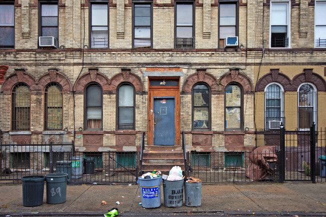 189 Menahan St in Brooklyn, NY - Building Photo - Building Photo