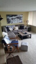 12900 Lake Ave, Unit 711 in Lakewood, OH - Building Photo - Building Photo
