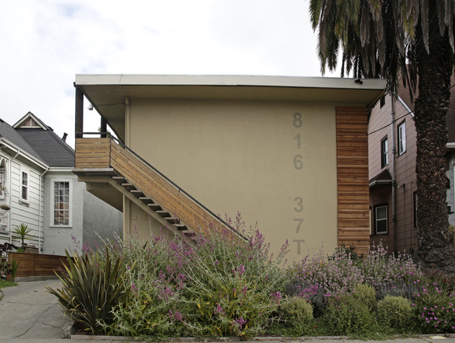 816 37th St in Oakland, CA - Foto de edificio - Building Photo