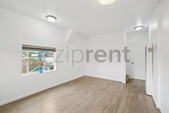 2204 E 24th St in Oakland, CA - Building Photo - Building Photo