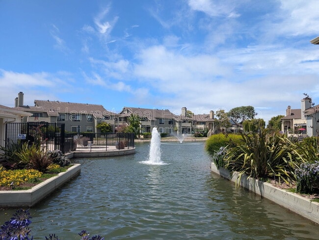 property at 218 Shoreline Ct