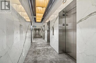 161-1161 Roehampton Ave in Toronto, ON - Building Photo - Building Photo