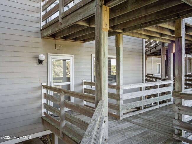 525 Salter Path Rd in Pine Knoll Shores, NC - Building Photo - Building Photo