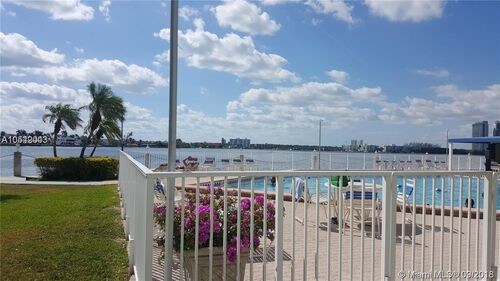 2930 Point E Dr-Unit -E308 in Aventura, FL - Building Photo - Building Photo