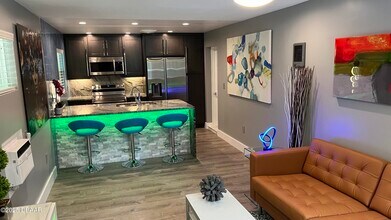 236 N Keech St in Daytona Beach, FL - Building Photo - Building Photo