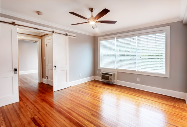 Inezda Apartments in St. Petersburg, FL - Foto de edificio - Interior Photo