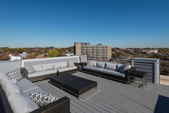 1350 Maryland Ave NE, Unit 417 in Washington, DC - Foto de edificio - Building Photo