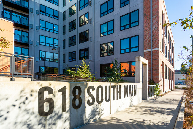 618 South Main Apartments in Ann Arbor, MI - Foto de edificio - Building Photo