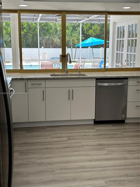 5300 Madison St in Hollywood, FL - Building Photo