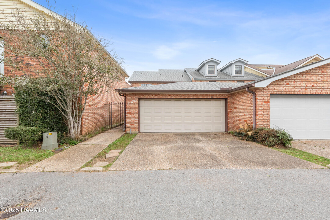 103 Ambiance Cir in Lafayette, LA - Building Photo