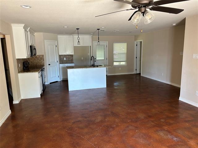 313 Elmwood St in Azle, TX - Building Photo - Building Photo