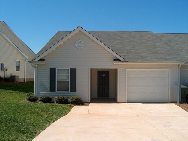 146 Springwood Ln in Mooresville, NC - Building Photo - Building Photo