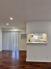 11130 Huston St, Unit 5 in North Hollywood, CA - Building Photo - Building Photo