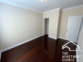 2440 N Hamlin Ave, Unit 2 in Chicago, IL - Building Photo - Building Photo