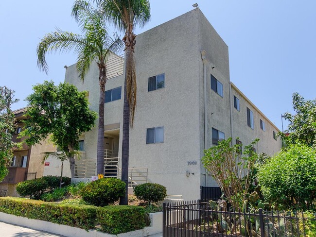 1939 Beloit Ave in Los Angeles, CA - Foto de edificio - Building Photo