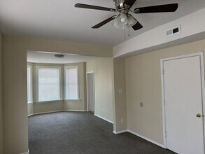 1543 W Marquette Rd in Chicago, IL - Building Photo - Building Photo