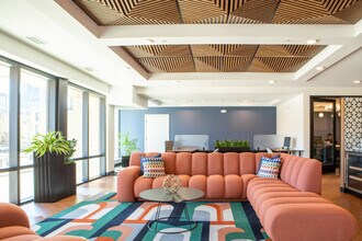 1237 N Van Buren St in Milwaukee, WI - Building Photo - Building Photo