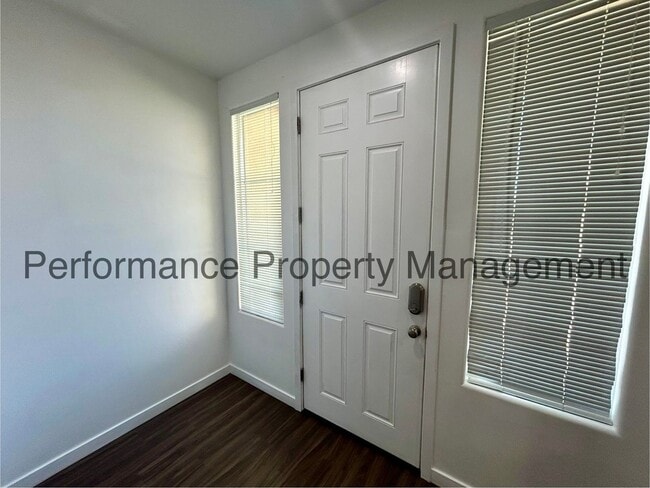 2505 Mercedes Dr in Bakersfield, CA - Building Photo - Building Photo