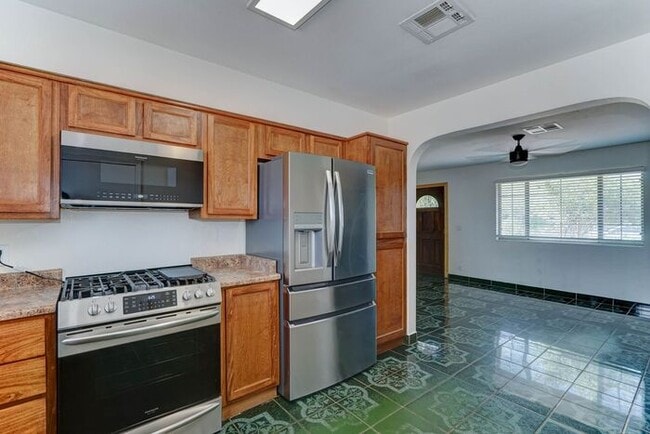 property at 218 W Euclid Ave