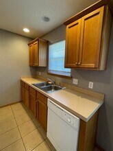 103 Spruce Ave in Clever, MO - Building Photo - Building Photo