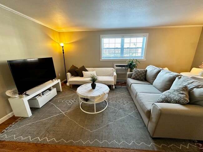 39 Pleasant St, Unit 5C in Northborough, MA - Foto de edificio - Building Photo