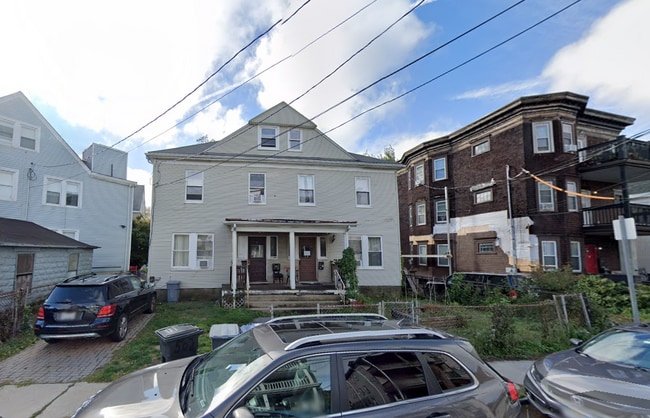 4 Haskell St, Unit 1 in Boston, MA - Building Photo - Building Photo