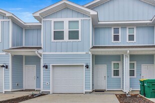 1022 McLaren Cir in Fort Walton Beach, FL - Building Photo