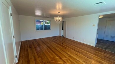 5523 San Pablo Dam Rd, Unit B in El Sobrante, CA - Building Photo - Building Photo