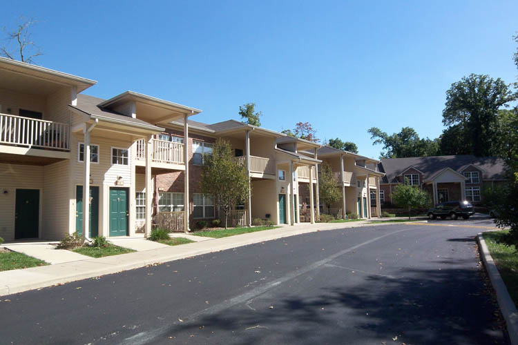 Limestone Crossing in Bloomington, IN - Building Photo