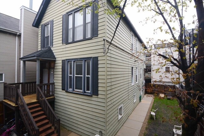 3050 N Seminary Ave, Unit M07B