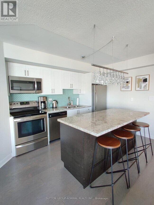 600 Fleet St in Toronto, ON - Building Photo - Building Photo