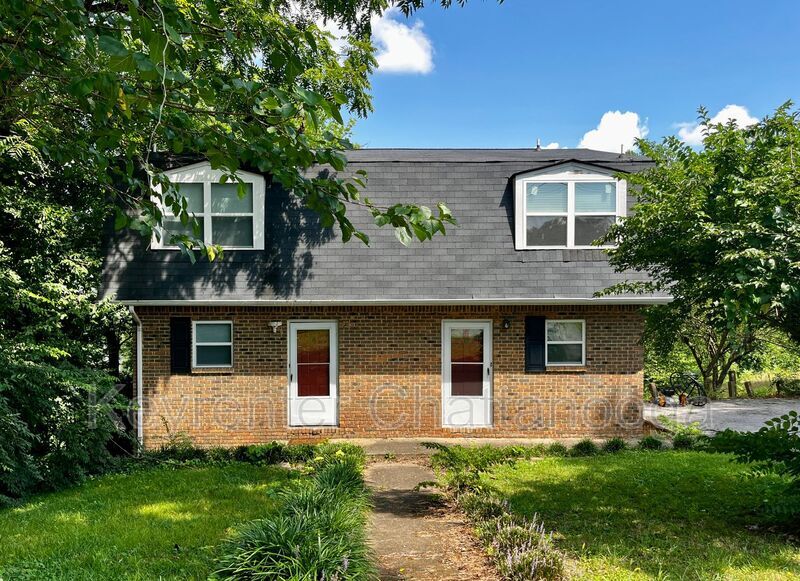 918 S Crest Rd in Chattanooga, TN - Building Photo