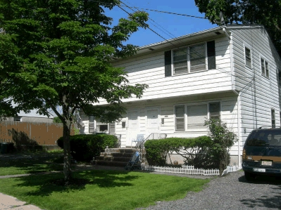 17 E Lakewood Ave in Milltown, NJ - Building Photo